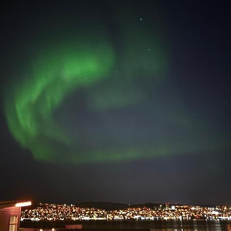Polar Cozy Apartment - With View And Free Parking トロムソ エクステリア 写真